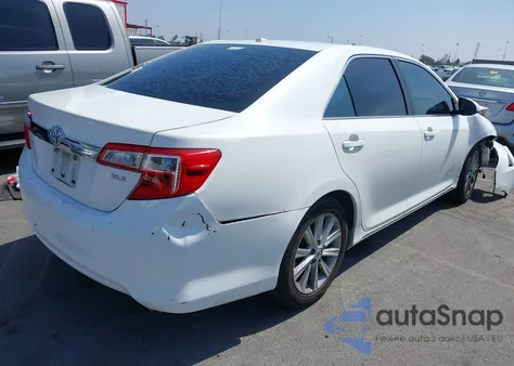 2014 Toyota Camry Xle z USA, uszkodzony, nr VIN 4T4BF1FK2ER344825